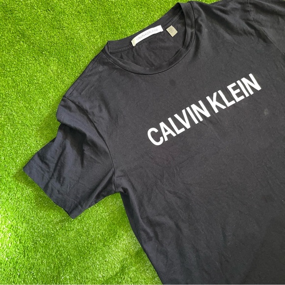 Calvin Klein Men’s Tee(USED) - Picture 3 of 7